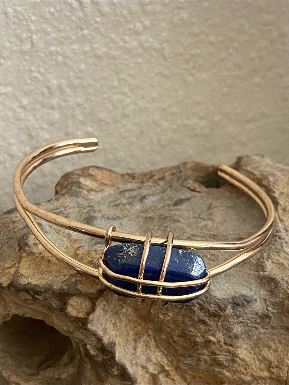 Vintage 90s Handmade Lapis Lazuli Stone Copper Wire Wrapped Cuff Bracelet